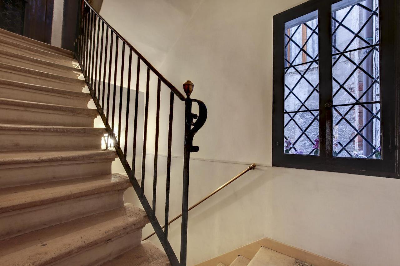 Canal View Suite In Rialto By Wonderful Italy Venesia Bagian luar foto