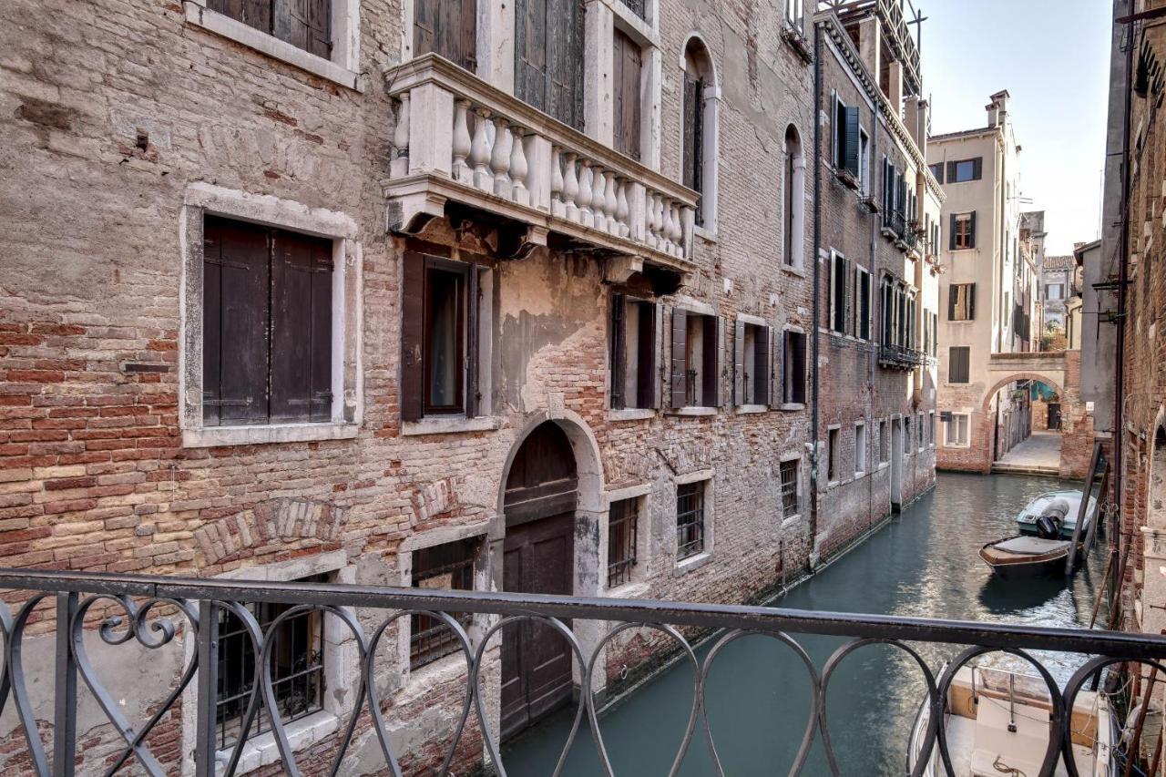 Canal View Suite In Rialto By Wonderful Italy Venesia Bagian luar foto