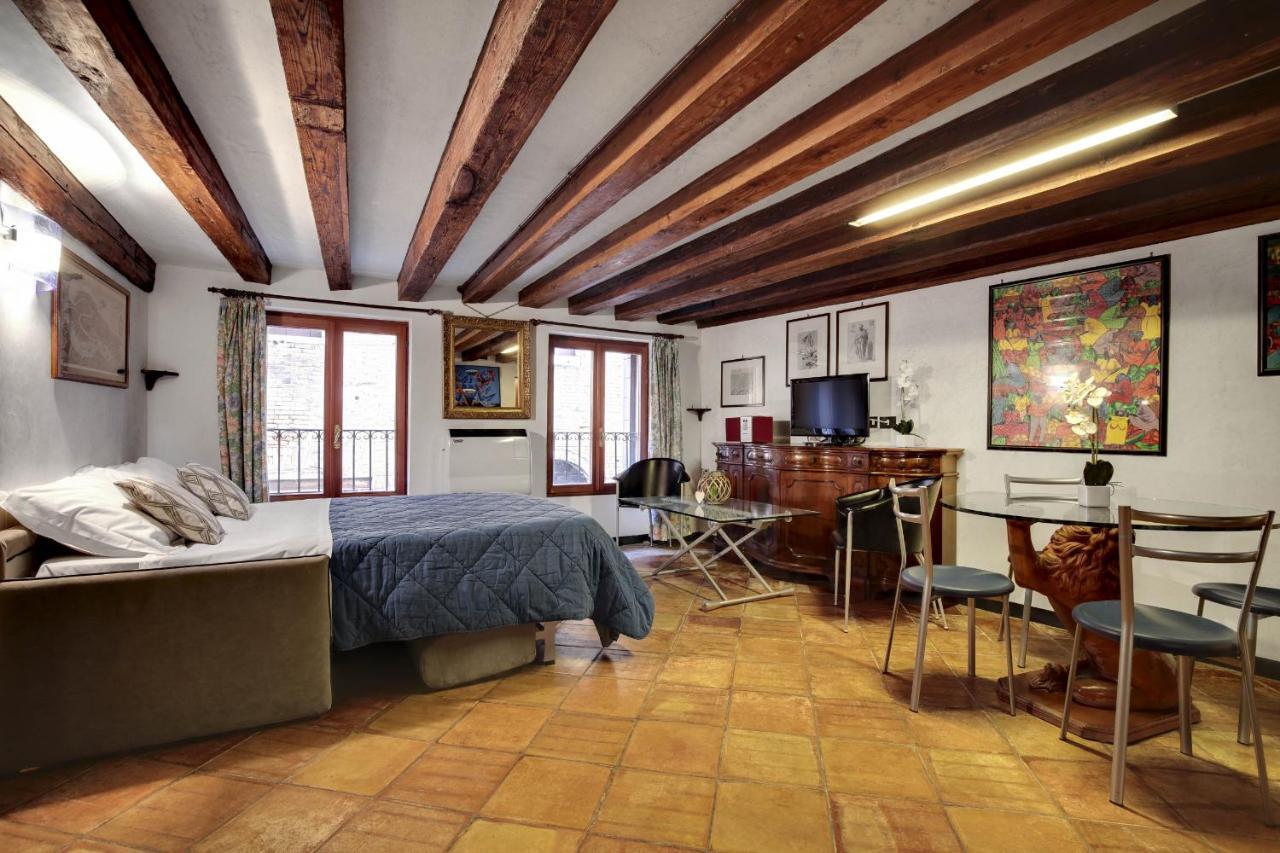 Canal View Suite In Rialto By Wonderful Italy Venesia Bagian luar foto